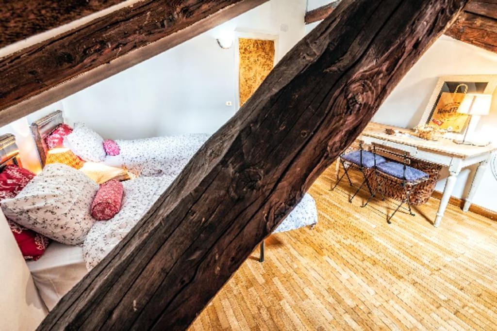 פלטרה Loft Overlooking The Old Town . מראה חיצוני תמונה